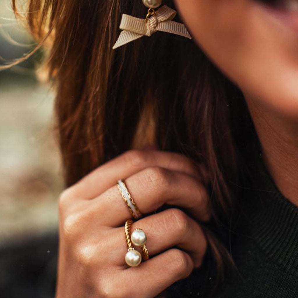 Oysters Rockefeller Gold Ring