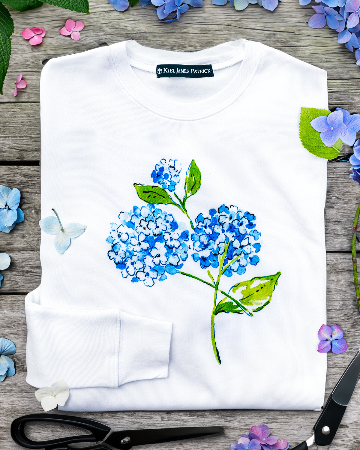 Hydrangea Bloom Crewneck Sweatshirt in White