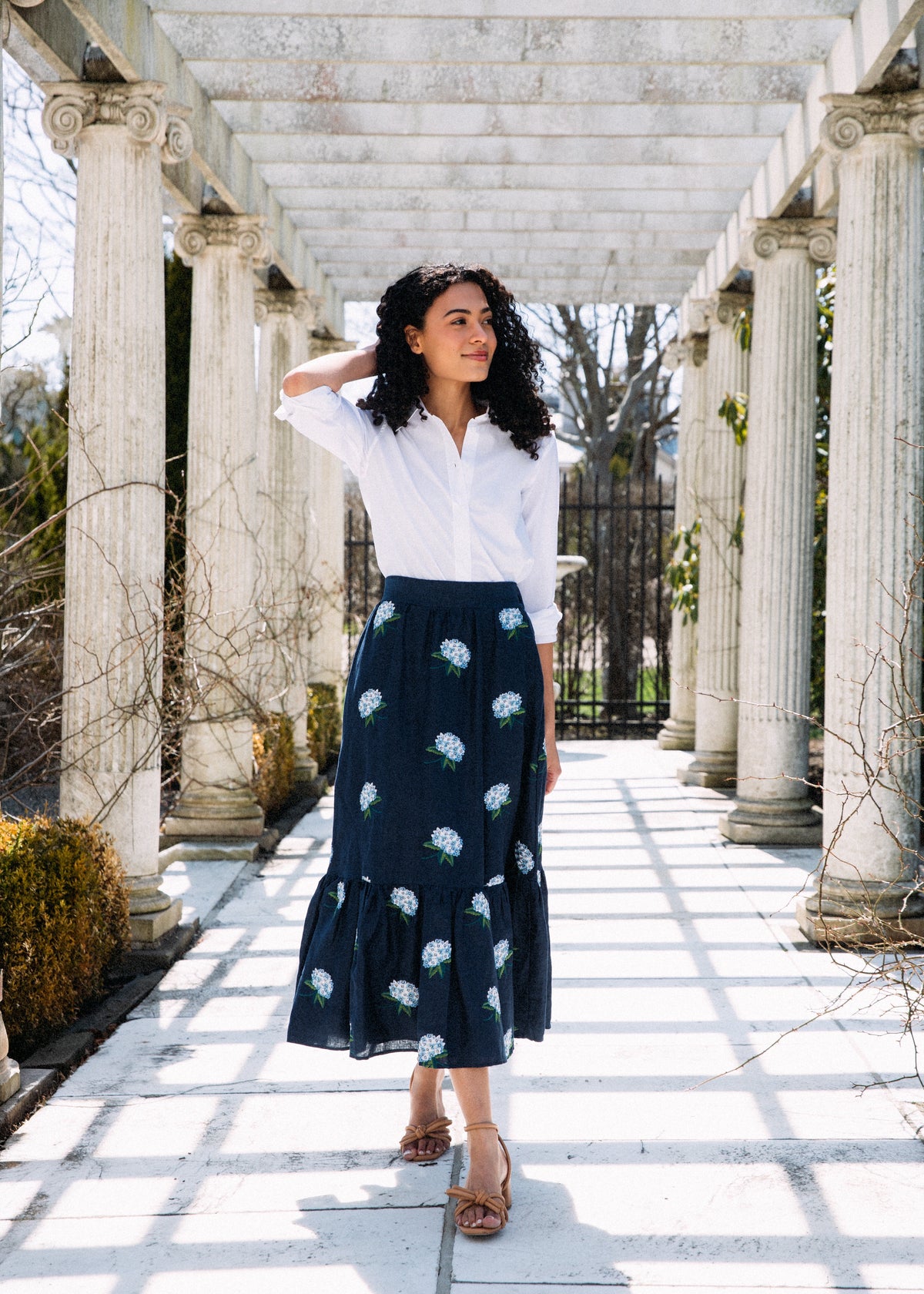 Hydrangea Embroidered Linen Skirt in Navy