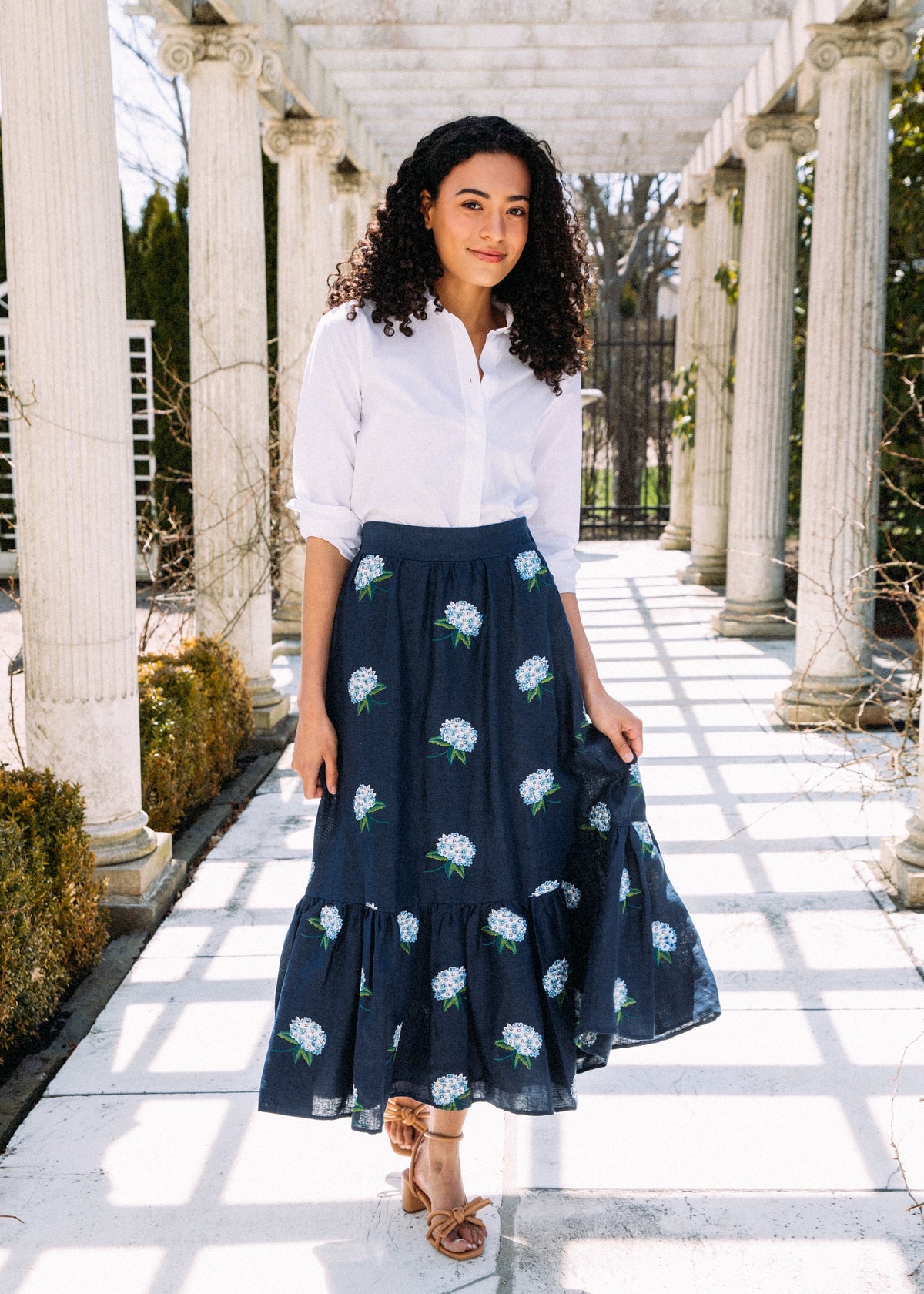 Hydrangea Embroidered Linen Skirt in Navy