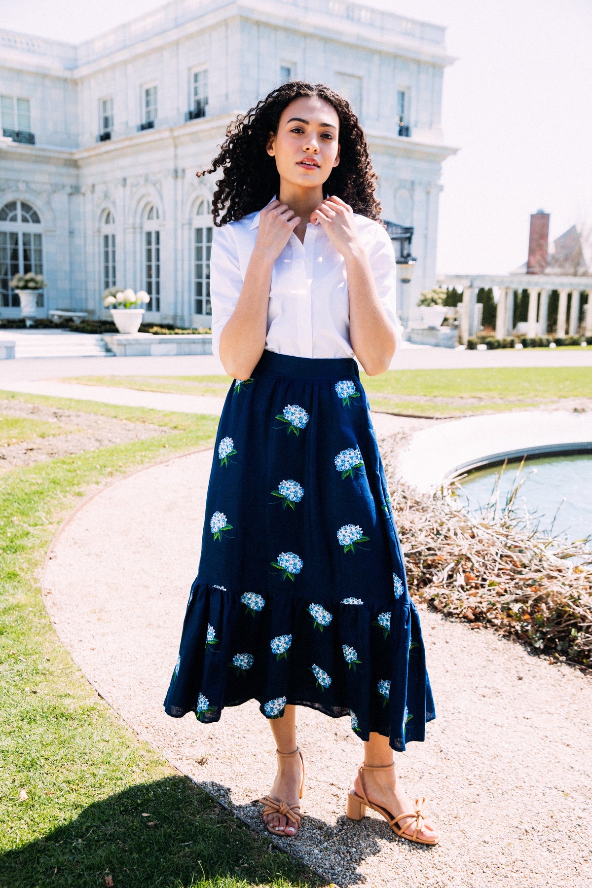 Hydrangea Embroidered Linen Skirt in Navy