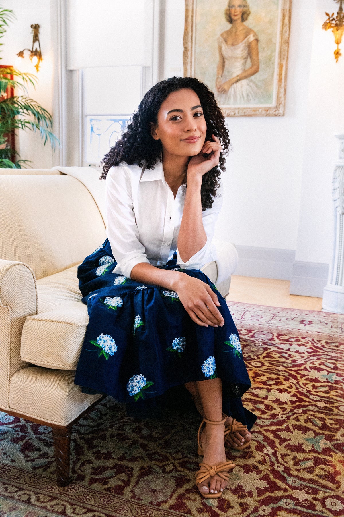 Hydrangea Embroidered Linen Skirt in Navy